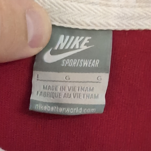 Nike Rugby Men's Red and Black Diagonal Sweater - Picture 4 of 6